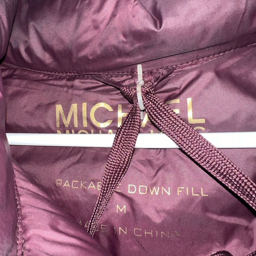 Michael Kors burgundy colored puffer jacket new - Picture 3 of 6